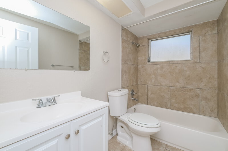 1,820/Mo, 3028 Pinon Dr Holiday, FL 34691 Bathroom View