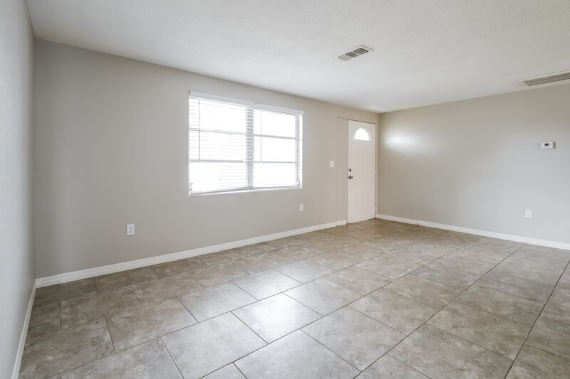 2,560/Mo, 4024 Cranbrook Pl New Port Richey, FL 34652 Living Room View
