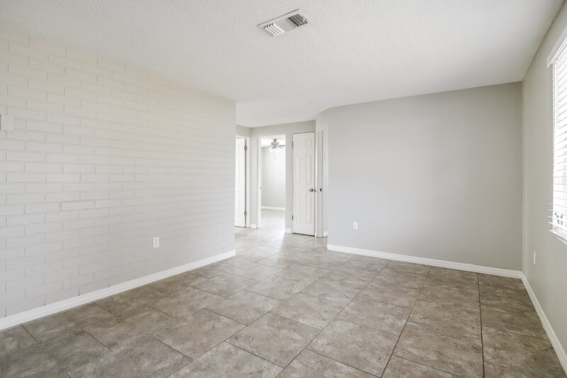 2,560/Mo, 4024 Cranbrook Pl New Port Richey, FL 34652 Living Room View 2