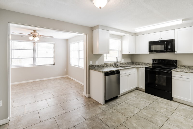 2,560/Mo, 4024 Cranbrook Pl New Port Richey, FL 34652 Kitchen View