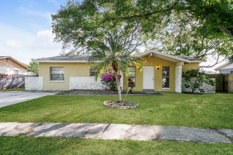 3,350/Mo, 3210 Pinellas Pl Tampa, FL 33619 External View