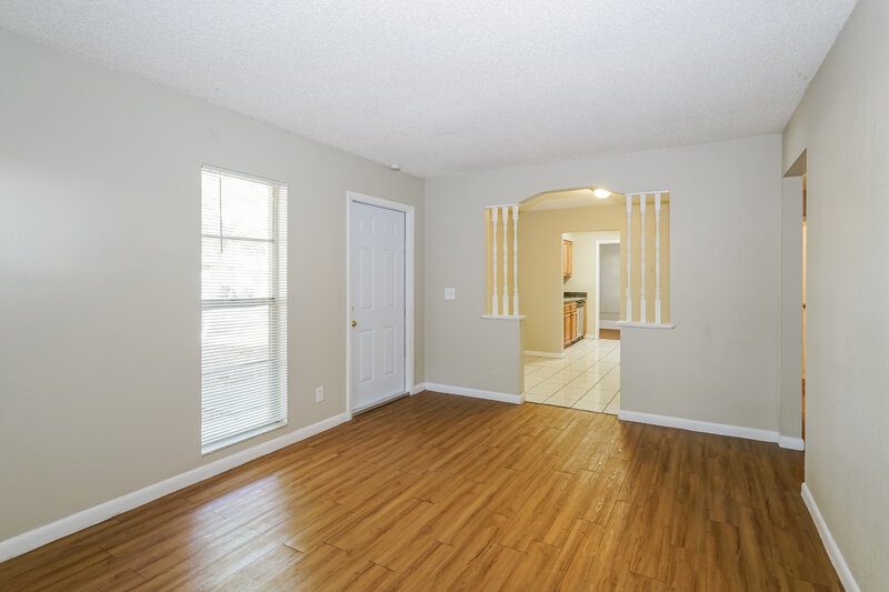 3,350/Mo, 3210 Pinellas Pl Tampa, FL 33619 Living Room View 2