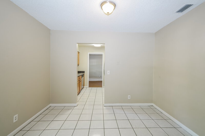 3,350/Mo, 3210 Pinellas Pl Tampa, FL 33619 Dining Room View 2