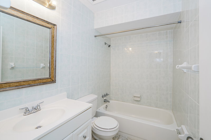 3,350/Mo, 3210 Pinellas Pl Tampa, FL 33619 Bathroom View