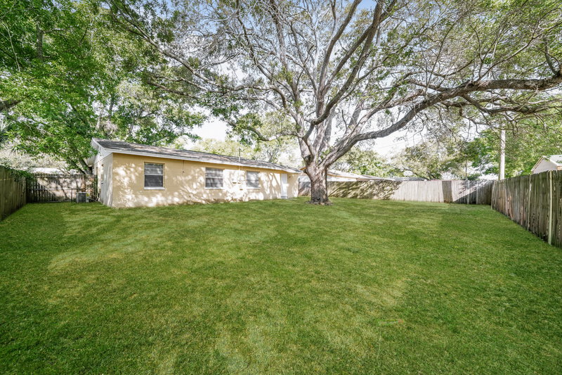 3,350/Mo, 3210 Pinellas Pl Tampa, FL 33619 No Caption View 2