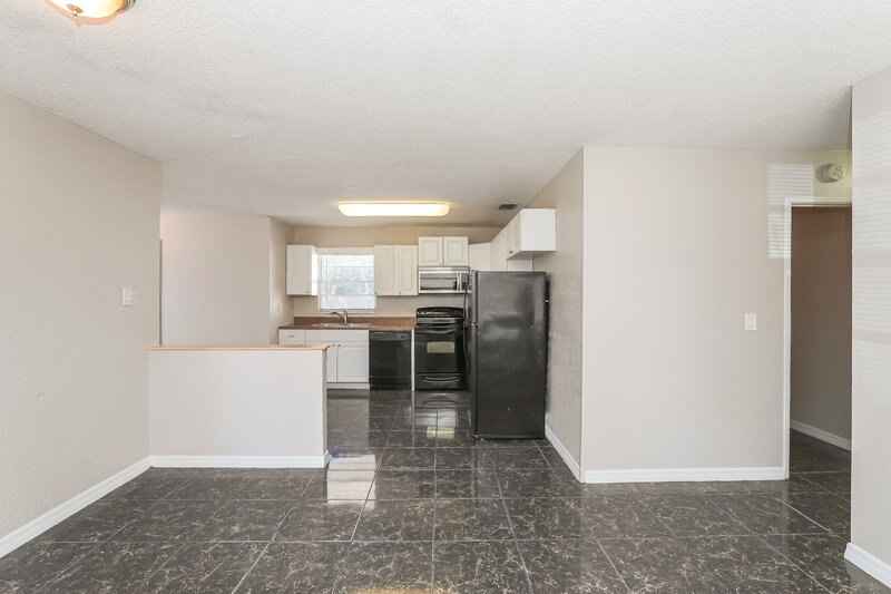 2,135/Mo, 2250 119th St Seminole, FL 33778 Kitchen View