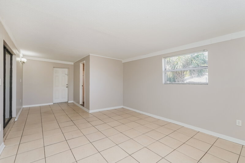 2,135/Mo, 2250 119th St Seminole, FL 33778 Main Bedroom View 2