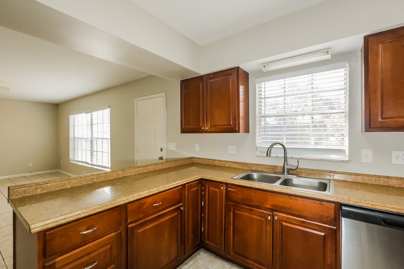 1,980/Mo, 11213 McMullen Loop Riverview, FL 33569 Kitchen View 3
