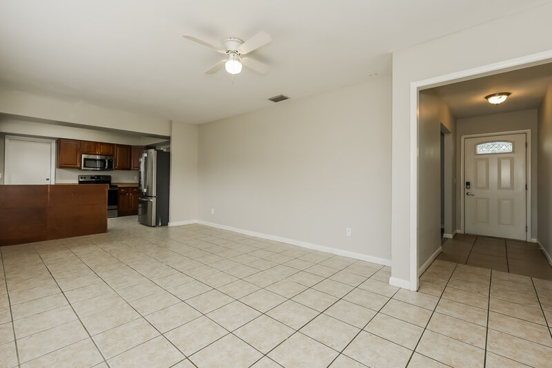 1,980/Mo, 11213 McMullen Loop Riverview, FL 33569 Family Room View 2