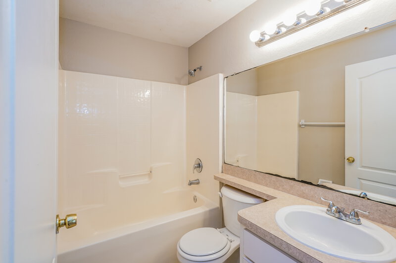 1,865/Mo, 900 Tangelo Circle Bartow, FL 33830 Bathroom View