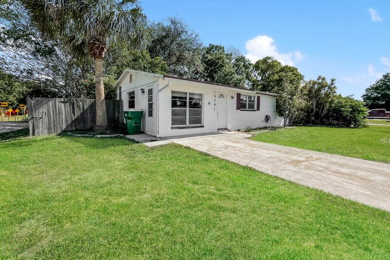 2,010/Mo, 10791 64th Ave Seminole, FL 33772 Front View