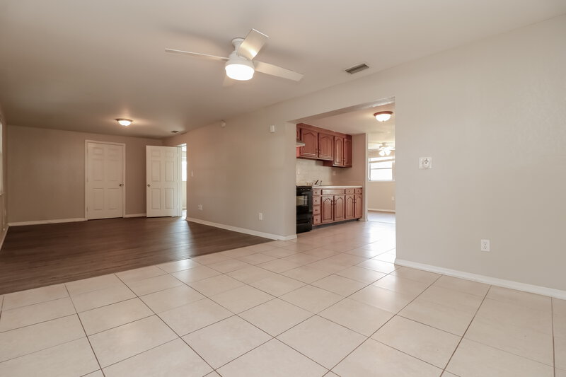 2,010/Mo, 10791 64th Ave Seminole, FL 33772 Dining Room View 2