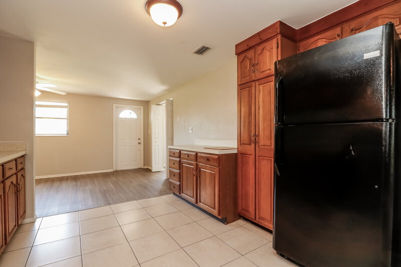 2,010/Mo, 10791 64th Ave Seminole, FL 33772 Kitchen View 2