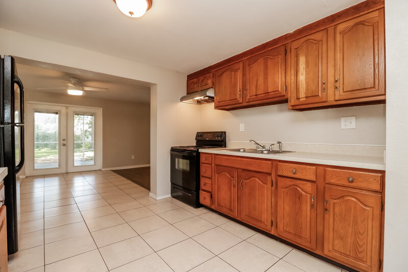2,010/Mo, 10791 64th Ave Seminole, FL 33772 Kitchen View 3