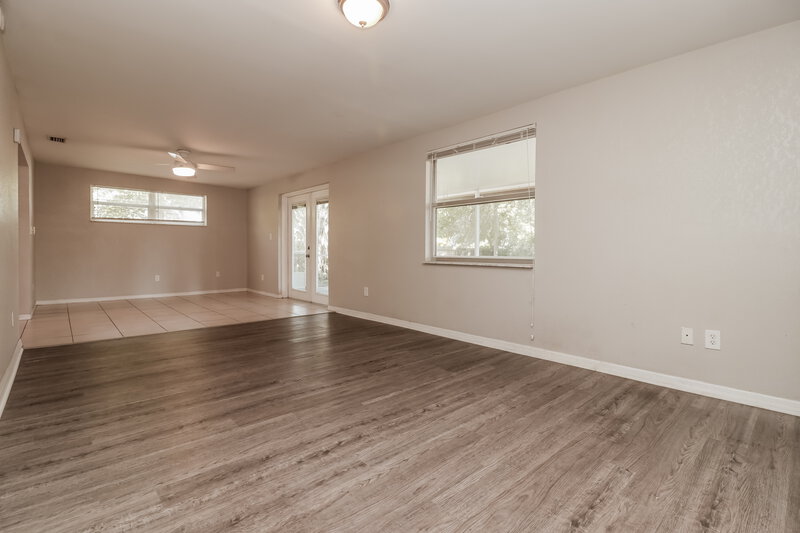 2,010/Mo, 10791 64th Ave Seminole, FL 33772 Family Room View
