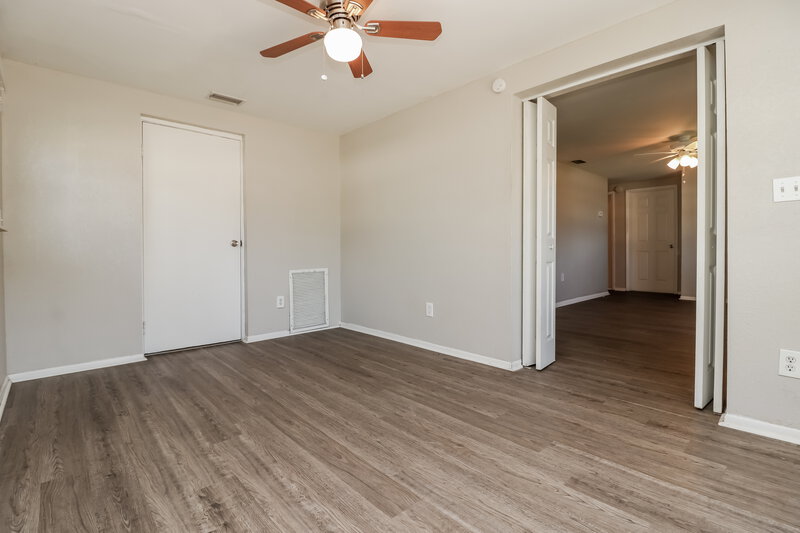2,010/Mo, 10791 64th Ave Seminole, FL 33772 Main Bedroom View