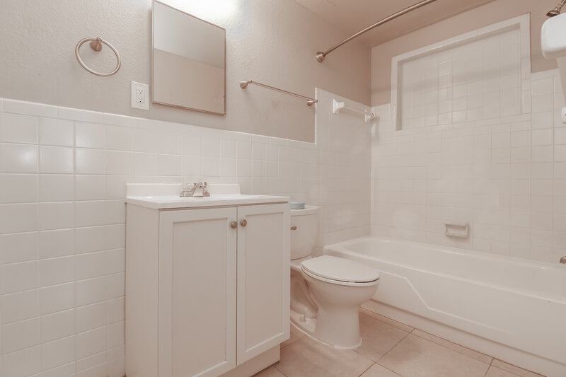 2,010/Mo, 10791 64th Ave Seminole, FL 33772 Bathroom View