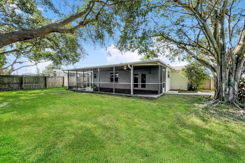 2,010/Mo, 10791 64th Ave Seminole, FL 33772 Rear View 2