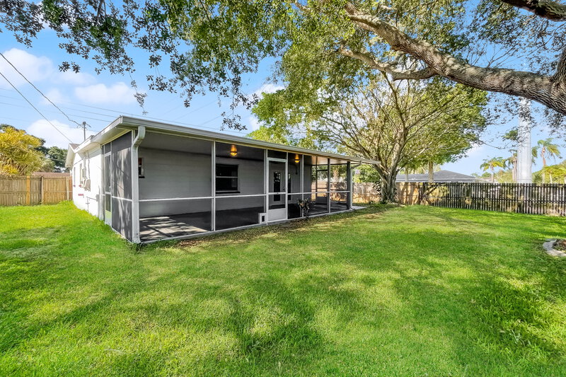 2,010/Mo, 10791 64th Ave Seminole, FL 33772 Rear View 3