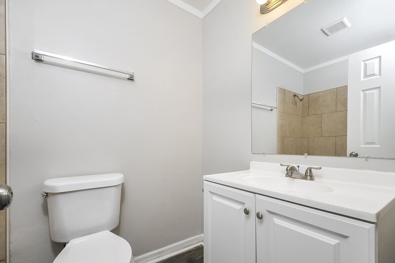 1,860/Mo, 1195 Hill Court Bartow, FL 33830 Powder Room View
