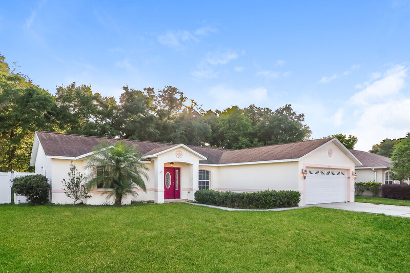 2,145/Mo, 37352 Laurel Hammock Dr Zephyrhills, FL 33541 Front View