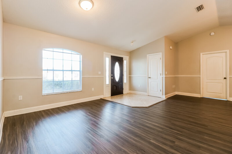 2,145/Mo, 37352 Laurel Hammock Dr Zephyrhills, FL 33541 Living Room View