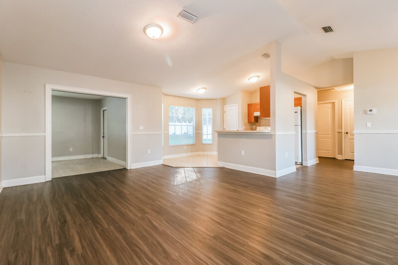 2,145/Mo, 37352 Laurel Hammock Dr Zephyrhills, FL 33541 Living Room View 2