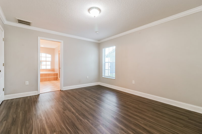 2,145/Mo, 37352 Laurel Hammock Dr Zephyrhills, FL 33541 Main Bedroom View 2