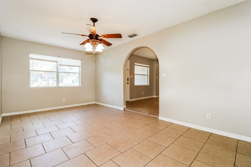 2,790/Mo, 4348 Trout DR SE Saint Petersburg, FL 33705 Family Room View