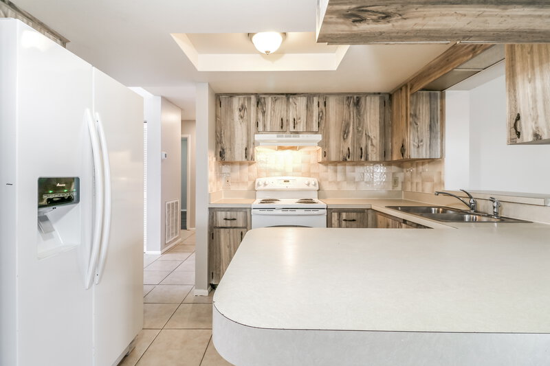 1,980/Mo, 8505 Luray Dr Port Richey, FL 34668 Kitchen View