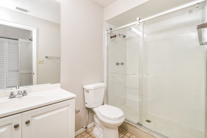 1,980/Mo, 8505 Luray Dr Port Richey, FL 34668 Main Bathroom View