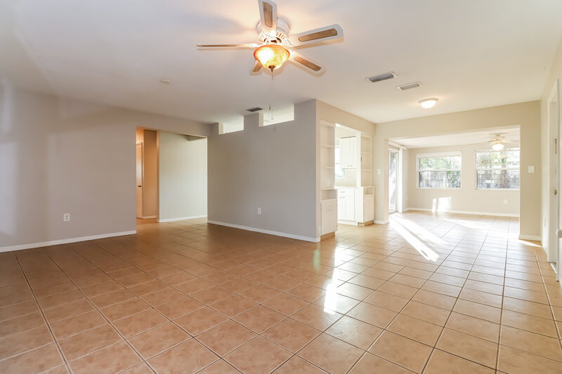 2,300/Mo, 6496 113th Street Seminole, FL 33772 Living Room View 2