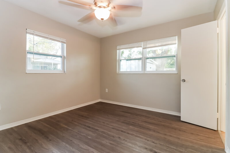 2,300/Mo, 6496 113th Street Seminole, FL 33772 Main Bedroom View