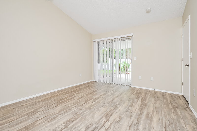 2,070/Mo, 13446 Silvercreek Dr Riverview, FL 33579 Main Bedroom View