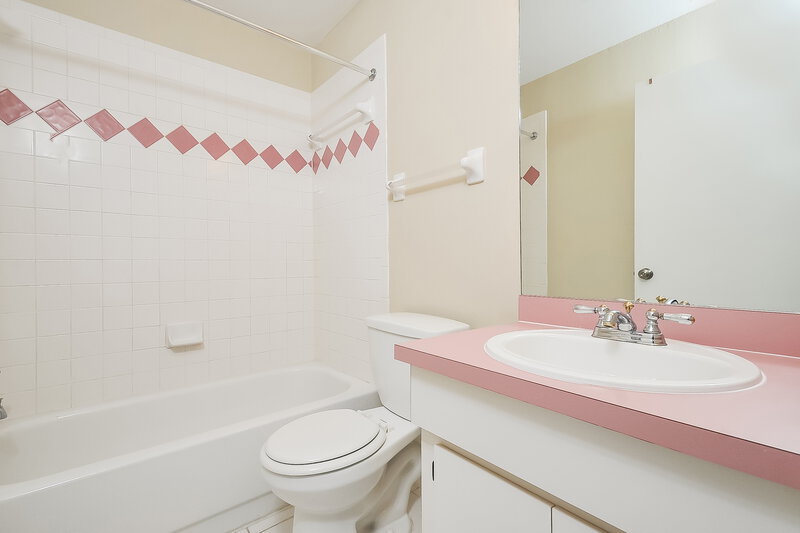 2,070/Mo, 13446 Silvercreek Dr Riverview, FL 33579 Bathroom View