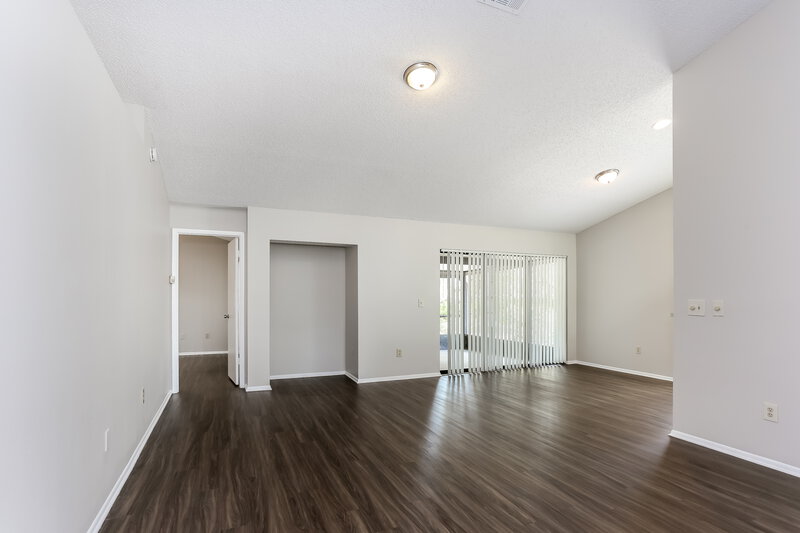 2,075/Mo, 13658 Laraway Dr Riverview, FL 33579 Living Room View