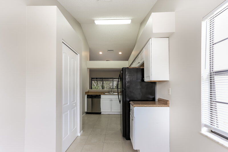 2,075/Mo, 13658 Laraway Dr Riverview, FL 33579 Kitchen View