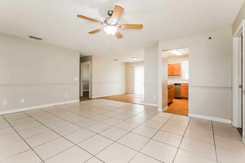3,010/Mo, 2926 West Campbell Road Lakeland, FL 33810 Living Room View 3