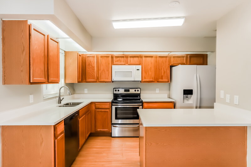 3,010/Mo, 2926 West Campbell Road Lakeland, FL 33810 Kitchen View