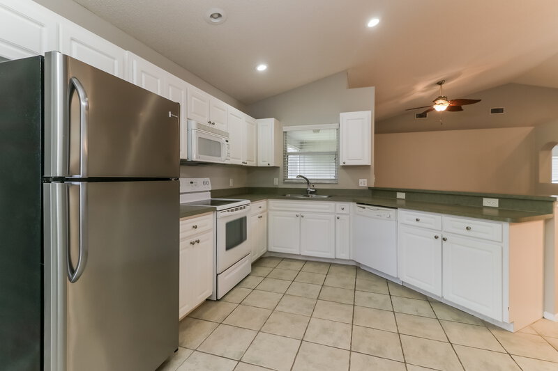 2,080/Mo, 4183 Buttonbush Cir Lakeland, FL 33811 Kitchen View