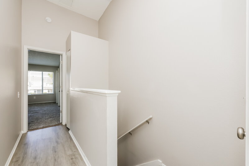 1,685/Mo, 6333 Bayside Key Dr Tampa, FL 33615 Hallway View