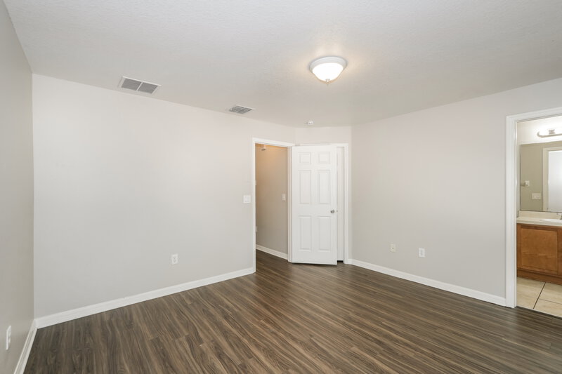 1,875/Mo, 7503 N Dixon Ave Tampa, FL 33604 Main Bedroom View 2