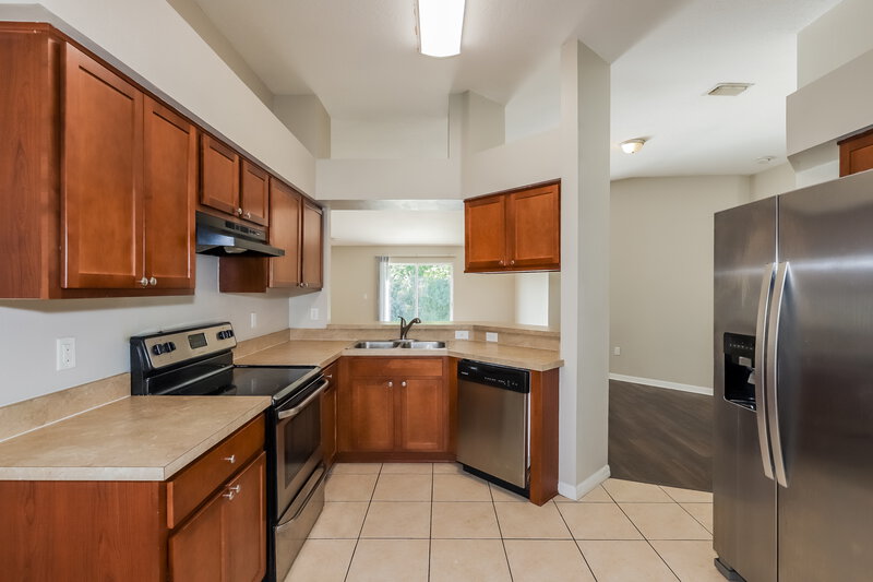 2,110/Mo, 3506 Trapnell Grove Loop Plant City, FL 33567 Kitchen View