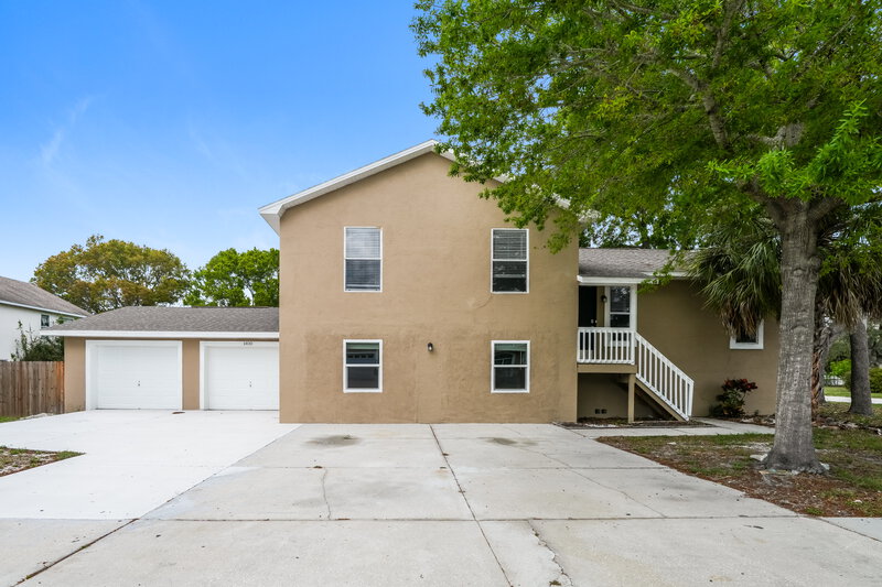 2,815/Mo, 1400 Poinsettia Ave Tarpon Springs, FL 34689 External View