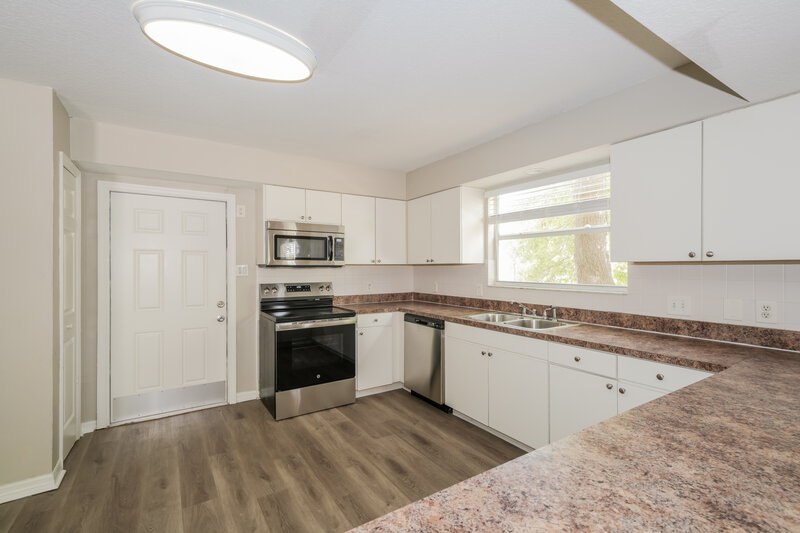 2,815/Mo, 1400 Poinsettia Ave Tarpon Springs, FL 34689 Misc View 5