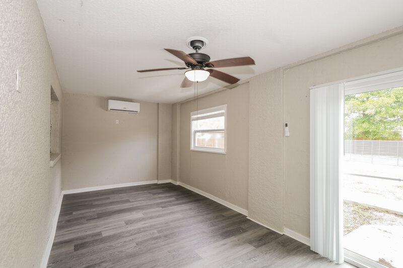 2,815/Mo, 1400 Poinsettia Ave Tarpon Springs, FL 34689 Misc View 12