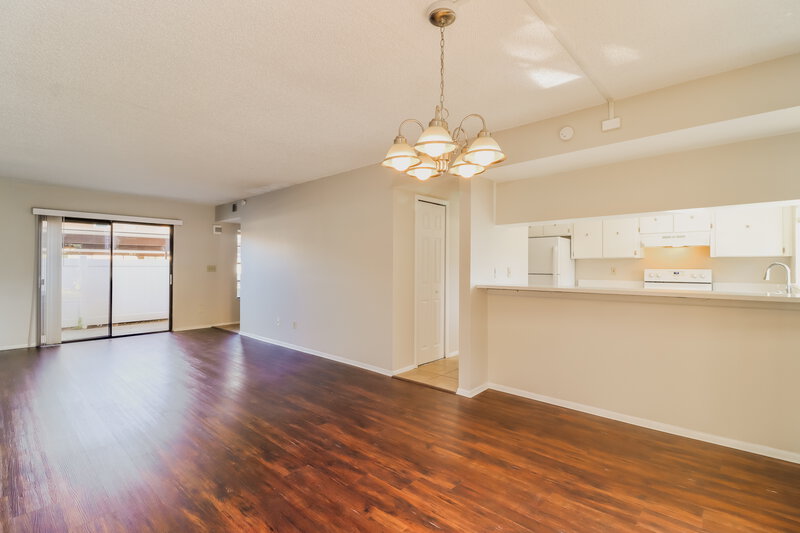 2,485/Mo, 9209 SEMINOLE BLVD Unit 210 Seminole, FL 33772 Dining Room View