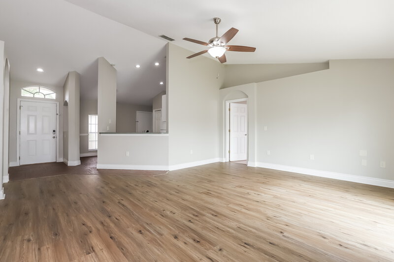 1,830/Mo, 1586 Caroline Ct Bartow, FL 33830 Living Room View 2