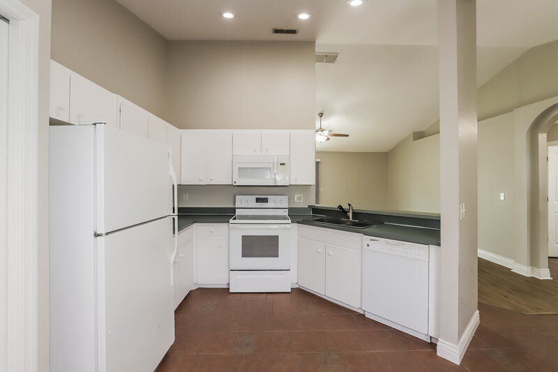 1,830/Mo, 1586 Caroline Ct Bartow, FL 33830 Kitchen View