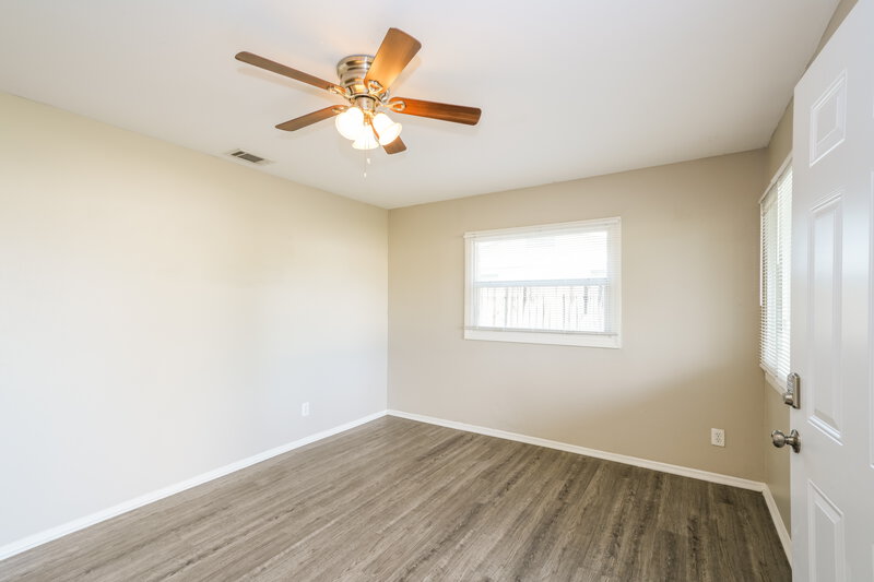 1,850/Mo, 9691 52nd Way Pinellas Park, FL 33782 Bedroom View